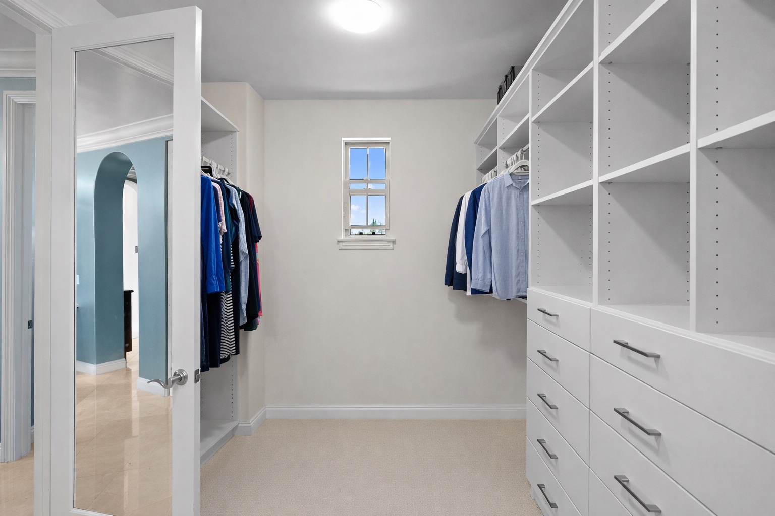 Walk-in closet